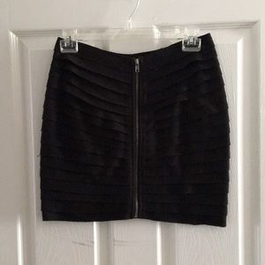 Black zip pencil skirt